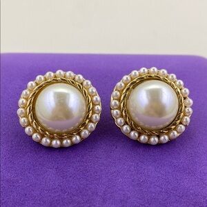 💛 Elegant Richelieu Gold Plated Cream Pearl Clip On Earrings